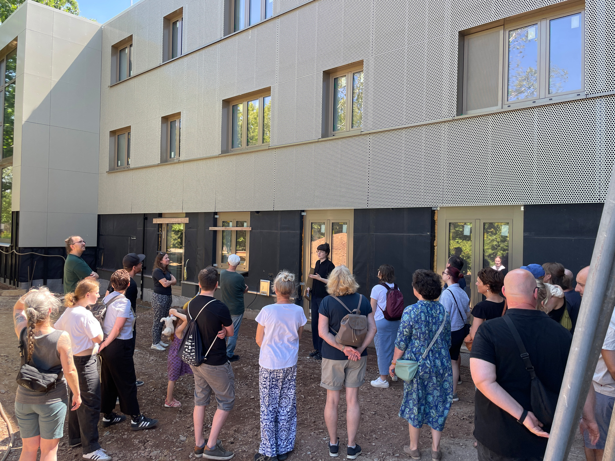 So geht Tag der Architektur: Baustellenführung 2025 von KKS Architektur + Gestaltung bei der Kita „Gorbitzer Früchtchen“ in Dresden.